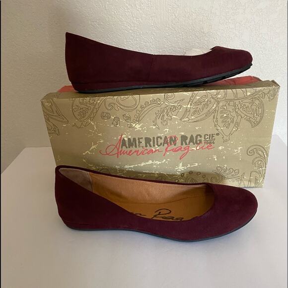 NIB American rag 7 Aellie Flat in plum - Picture 1 of 5